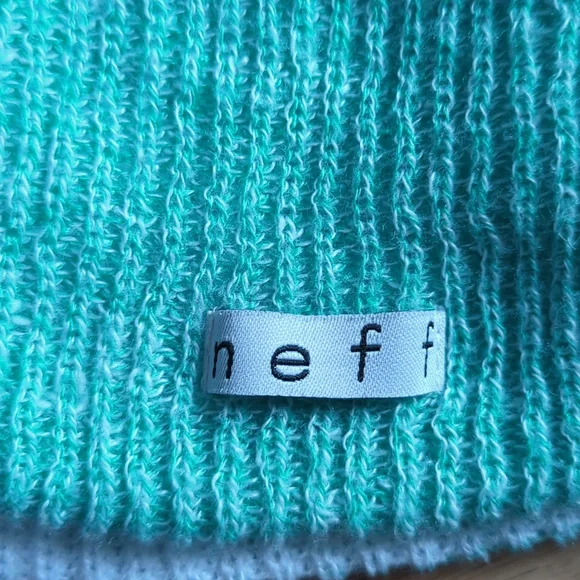 Neff. Mint colour. Toque - Picture 6 of 7
